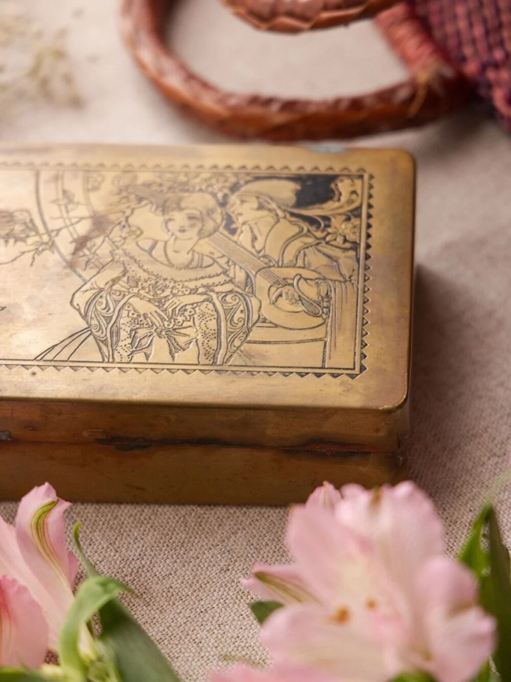 Antique Brass Rectangular Apollo Chocolate Candy Box - Picture 7 of 16